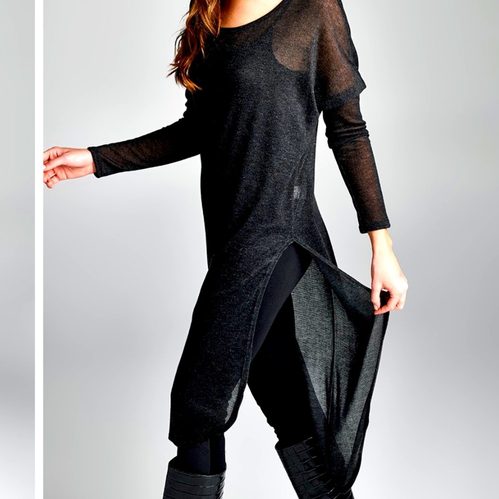 Dolce Bianca high low tunic. Sz Large